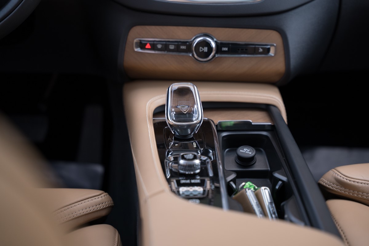 Volvo
 XC90 
 2.0 D B5 AWD Inscription 