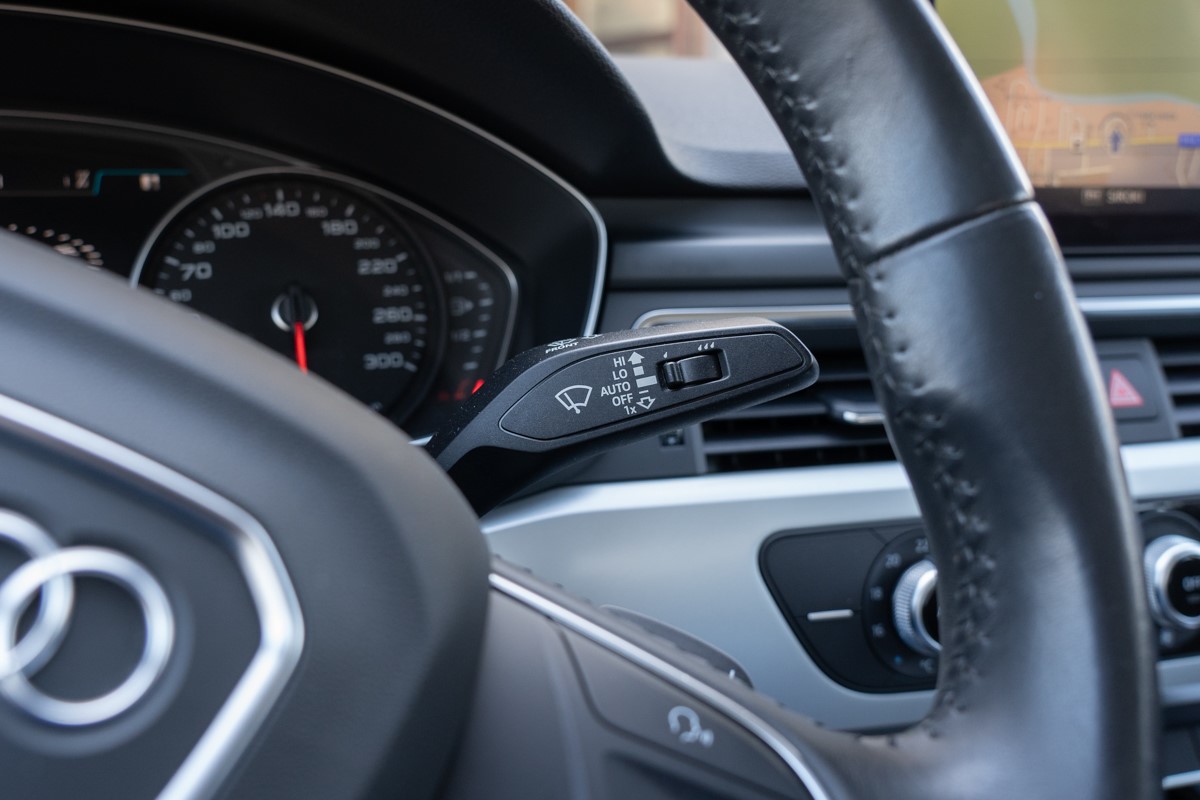 Audi A4
 2.0 TDi Ultra S-tronic Business