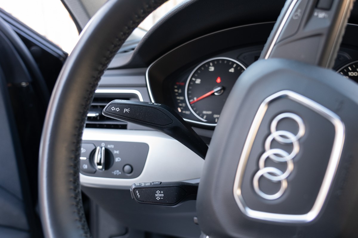 Audi A4
 2.0 TDI