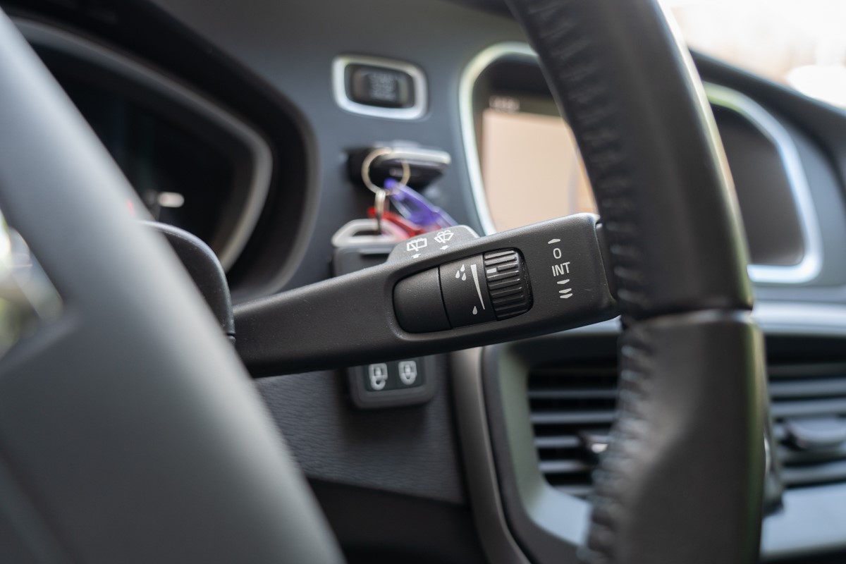 Volvo
 V40 D2