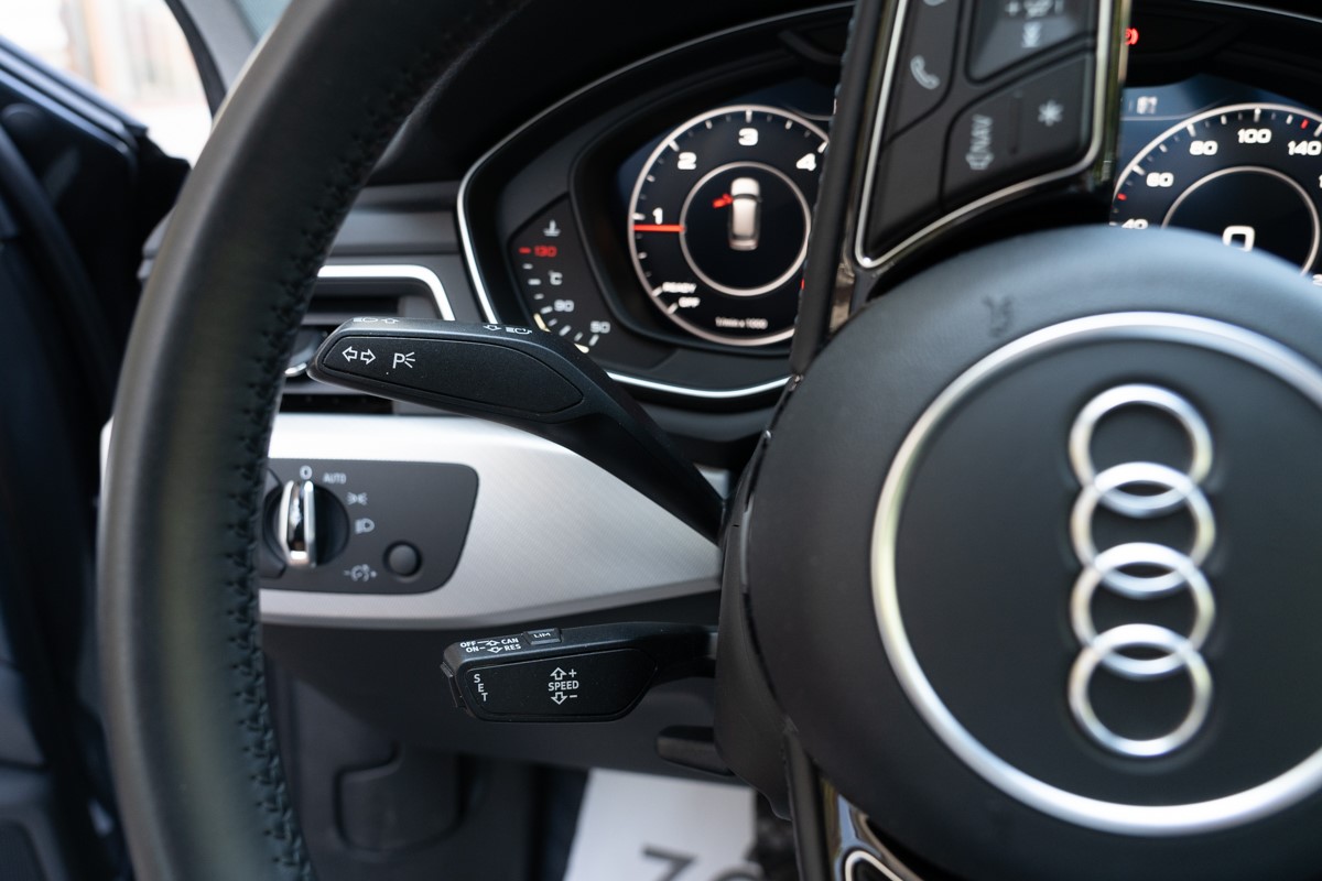 Audi A4
 2.0 TDI Executive Plus