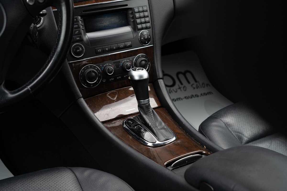 Mercedes-Benz C-Class
 220 CDI