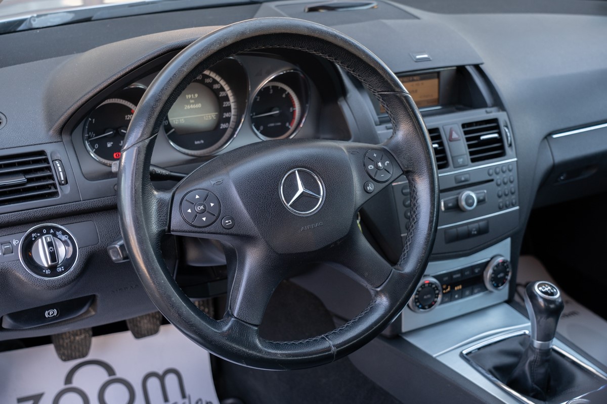 Mercedes-Benz C-Class
 200 CDI