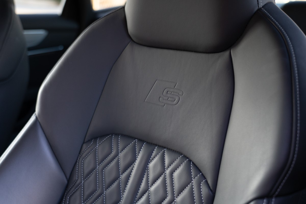Audi A6
 50 TDi Sport Quattro Tiptronic