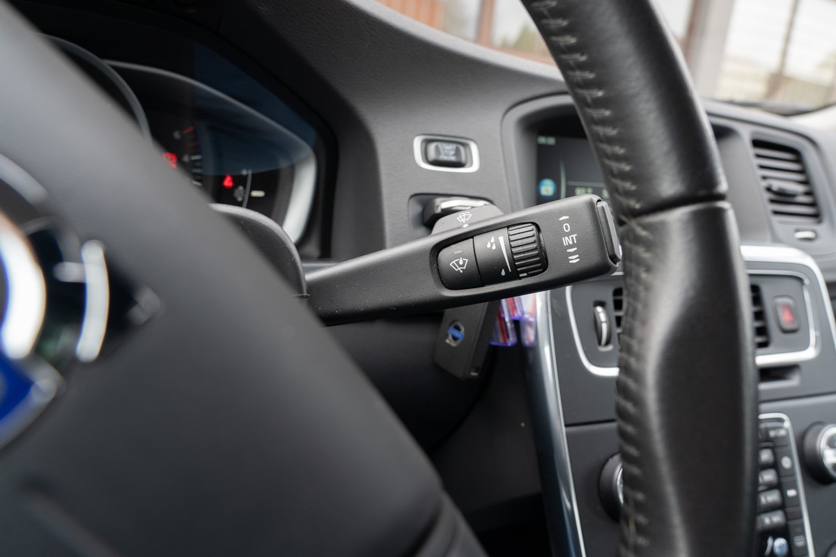 Volvo
 S60
 2.0D D2 Kinetic Business