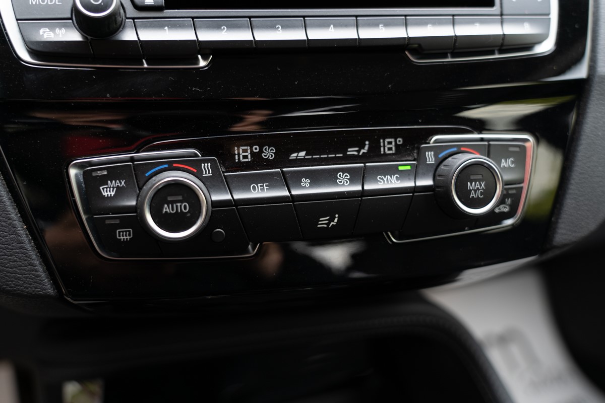BMW
 X1 18 d SDrive