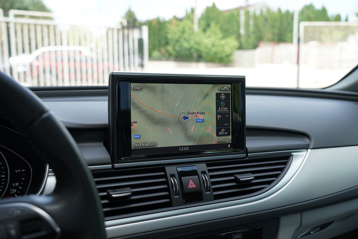 Audi A6
 2.0 TDI Ultra