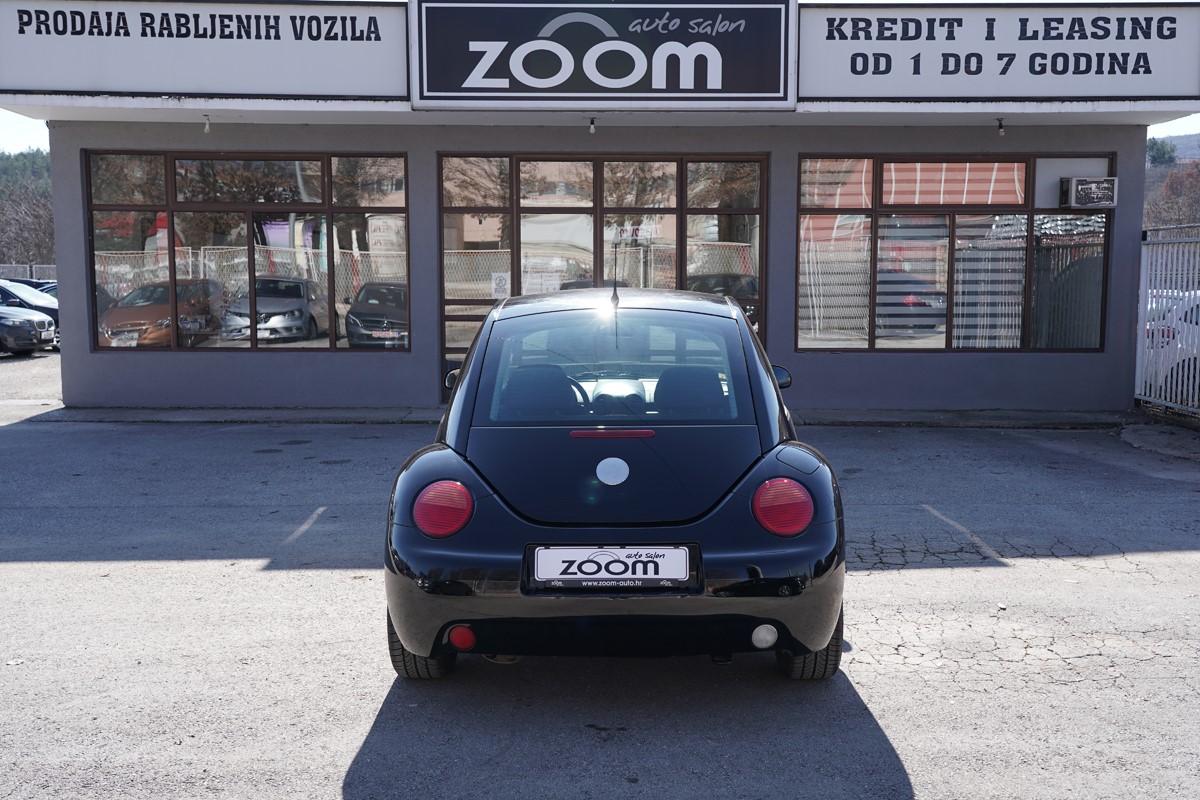 Volkswagen New Beetle
 1,6 BENZIN