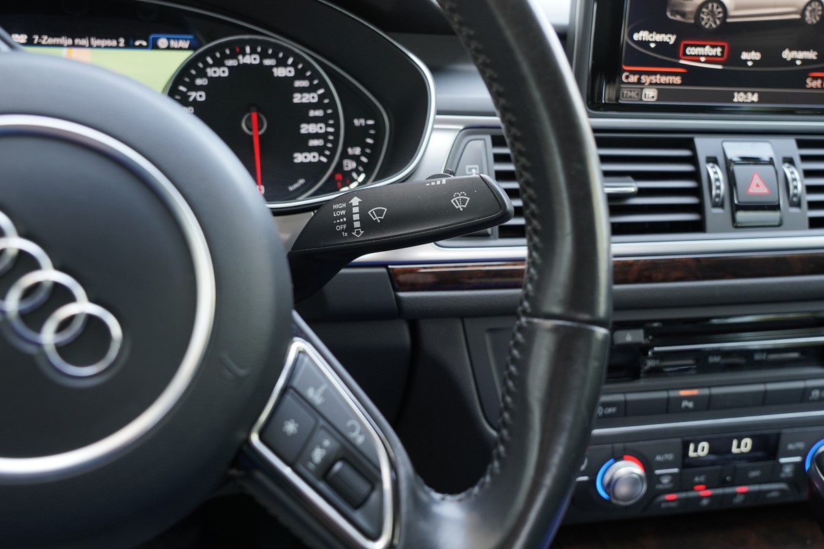 Audi A6
 3.0 TDI QUATTRO