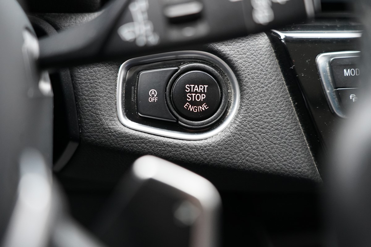 BMW
 2-Series 218 d AUTOMATIK !