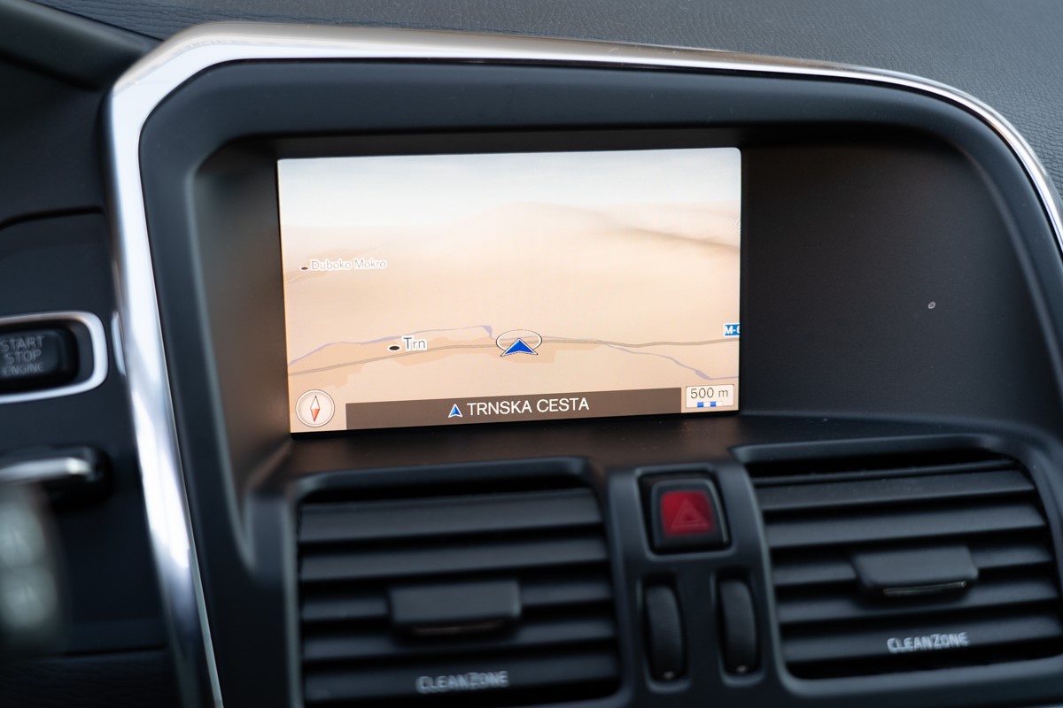 Volvo
 XC60 D4
