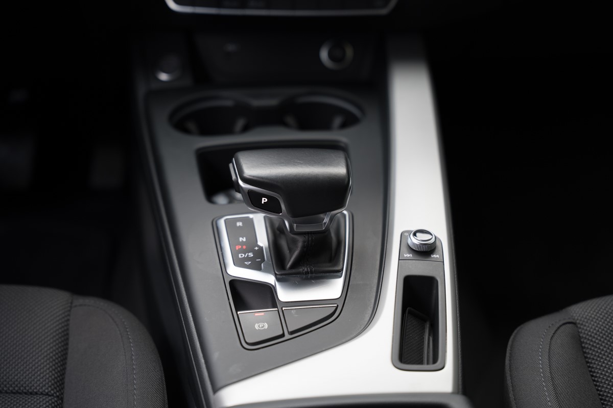 Audi A4
 2.0 TDI