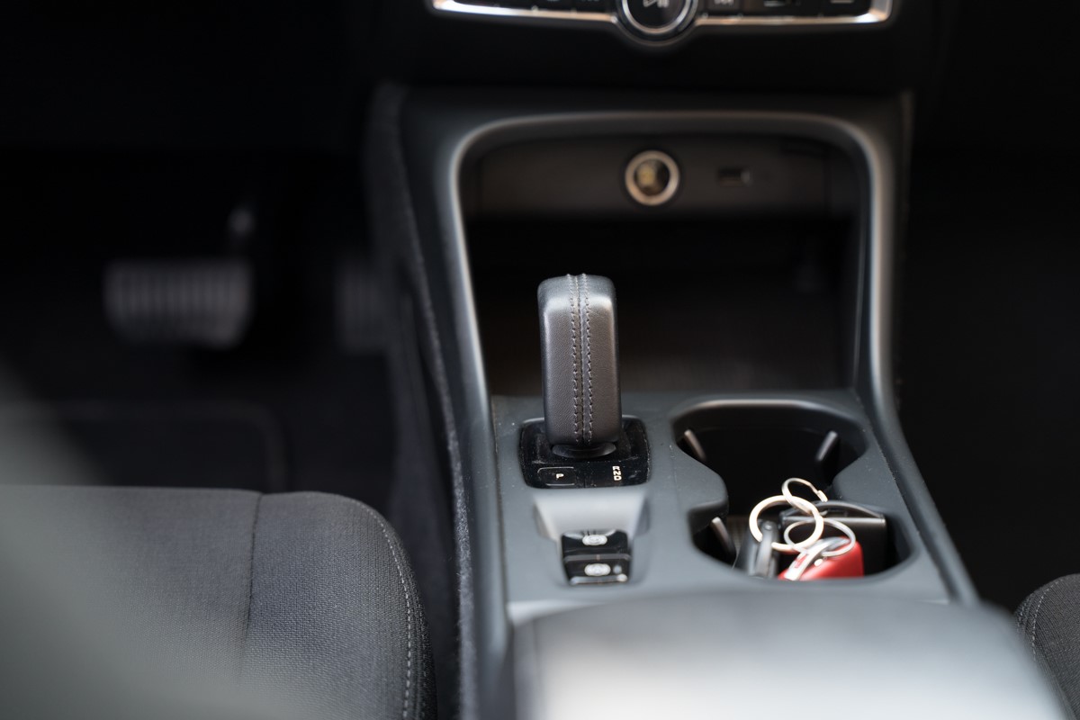 Volvo
 XC40 2.0  D3