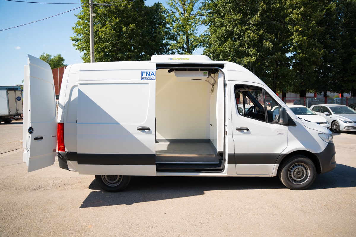 Mercedes-Benz Sprinter 311 CDI  HLADNJAČA