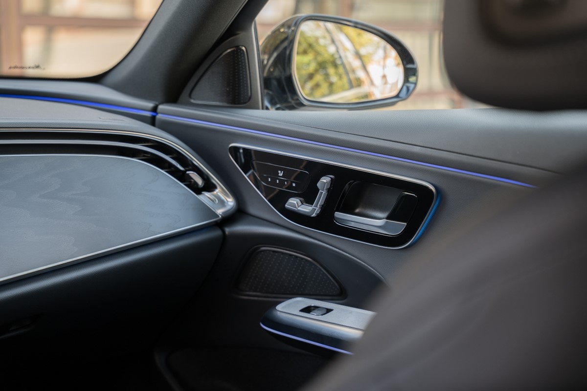 Mercedes-Benz E-Class
 220d Luxury Line