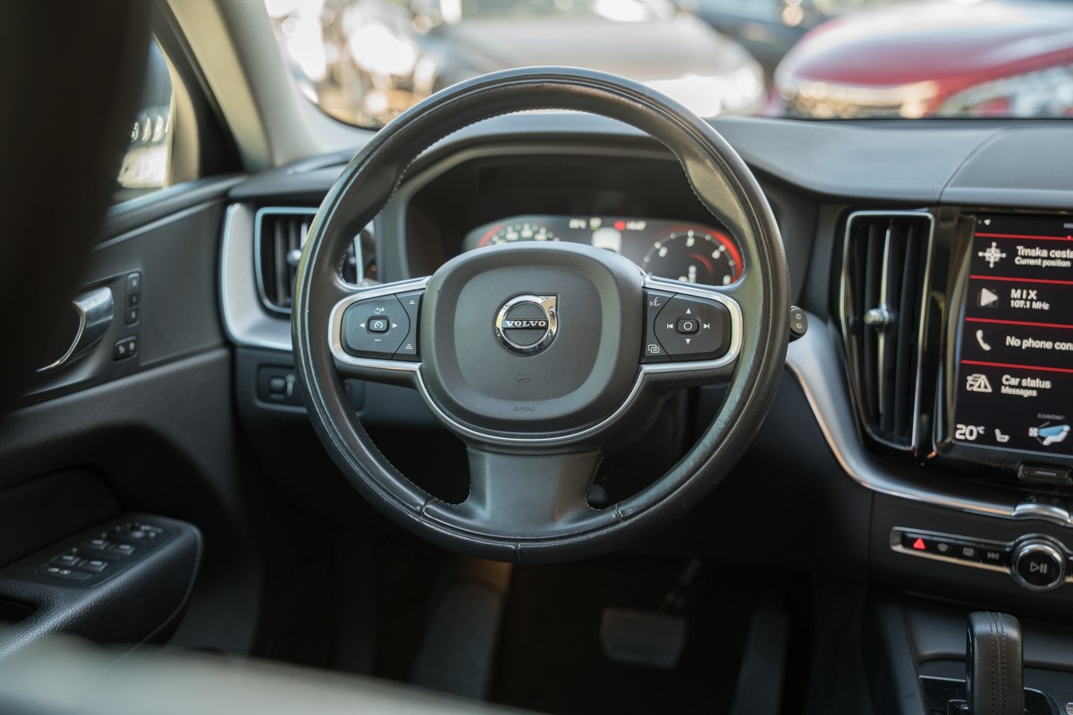 Volvo
 XC60 2.0 D B4 AWD