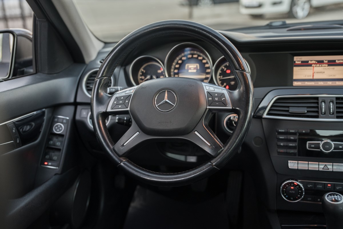 Mercedes-Benz C-Class
 180 CDI