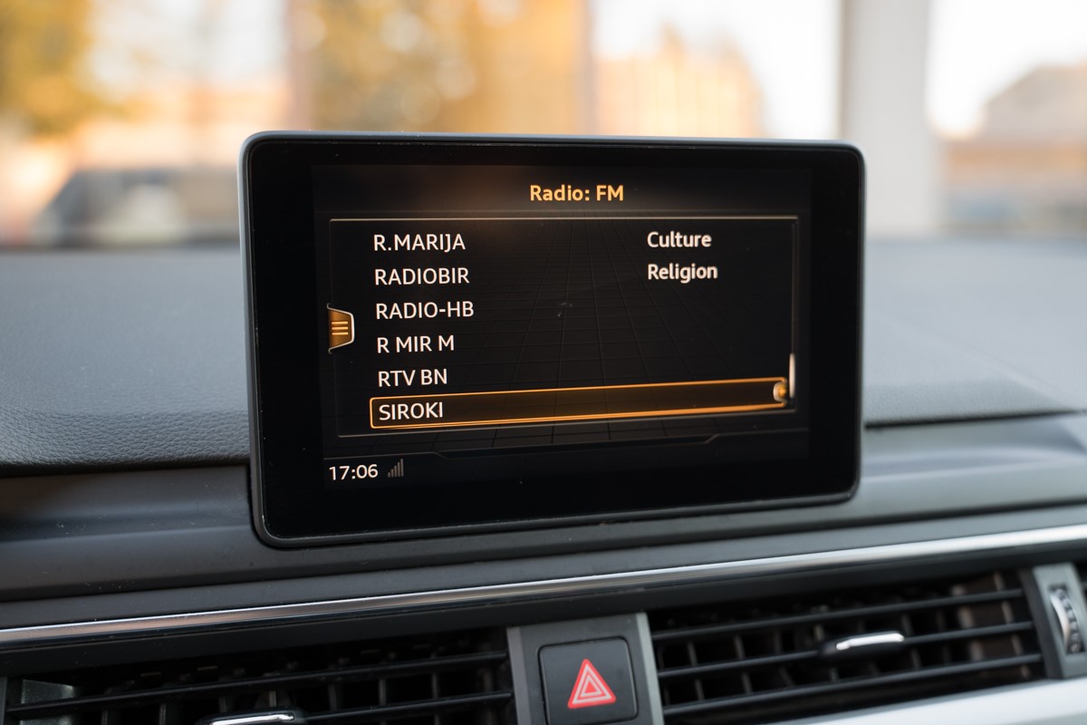 Audi A4
 35 TDI S-tronic Bussines Line