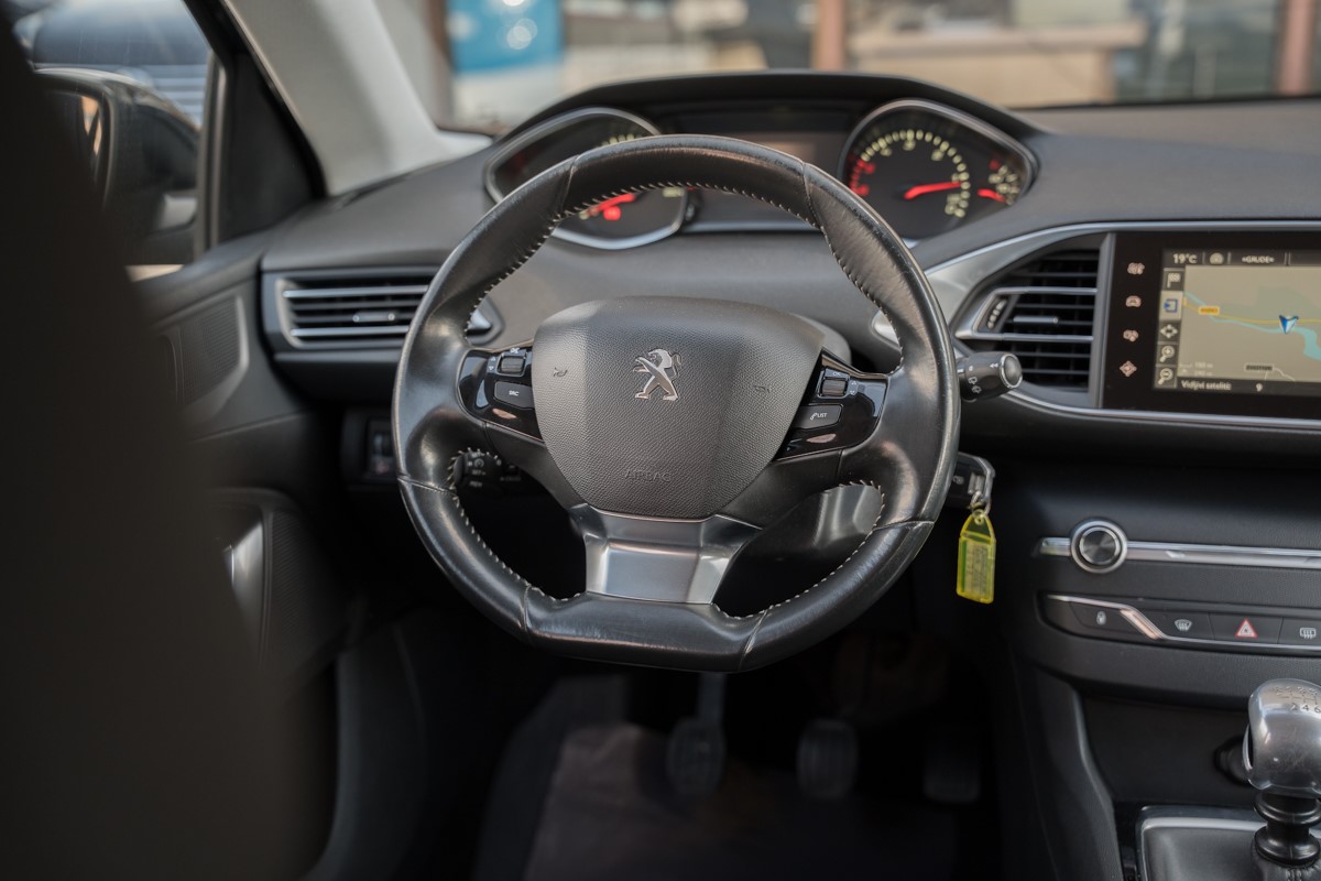 Peugeot 308 SW 1.6 BlueHDI