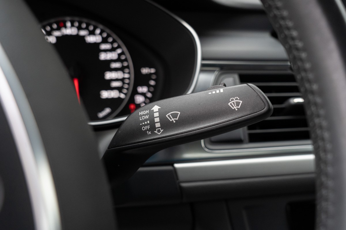 Audi A6
 2.0 TDi Ultra S-tronic