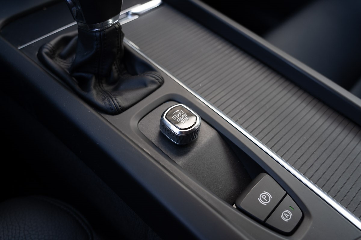 Volvo
 XC60 D4