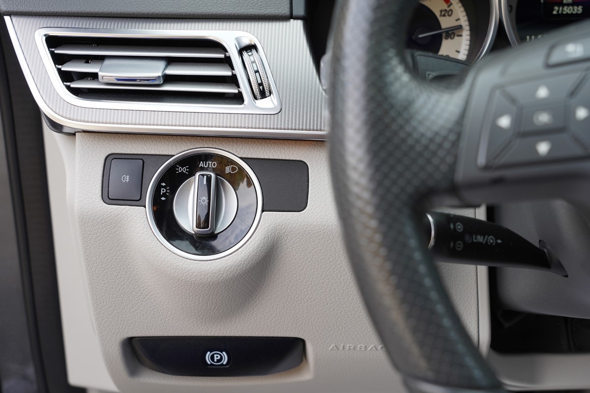 Mercedes-Benz E-Class
 E 220 BLUETEC