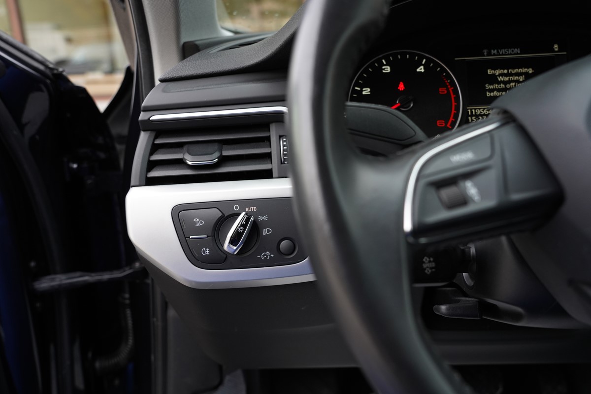 Audi A4
 2.0 TDI