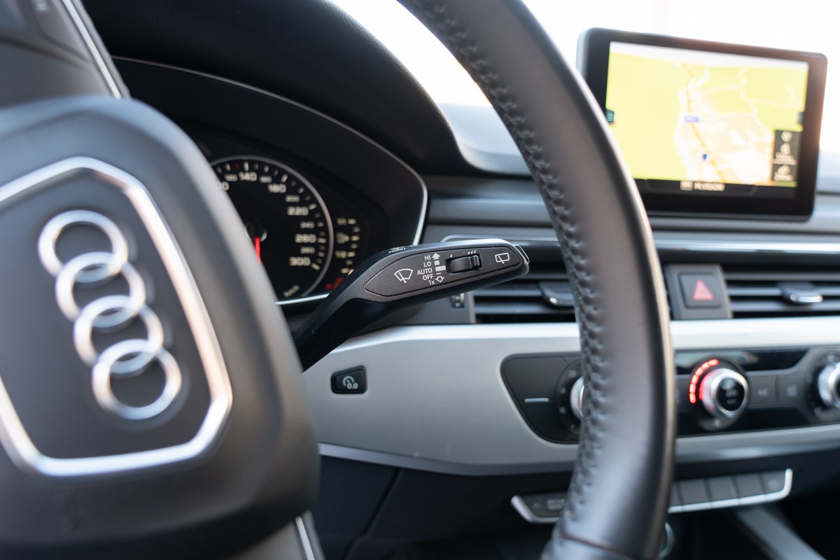 Audi A4
 2.0 TDI