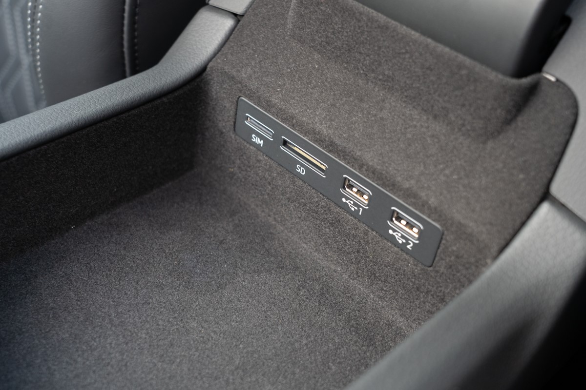 Audi A6
 45 TDI Quattro Sline