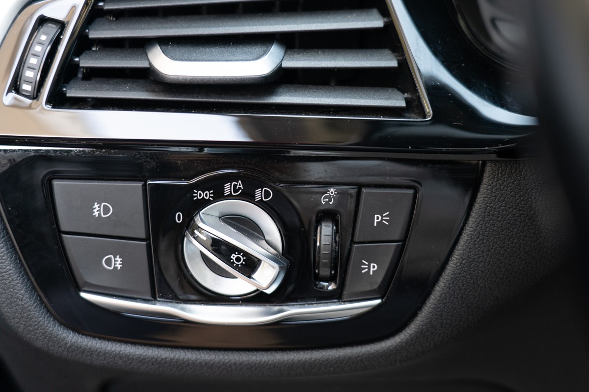 BMW
 5-Series 520d