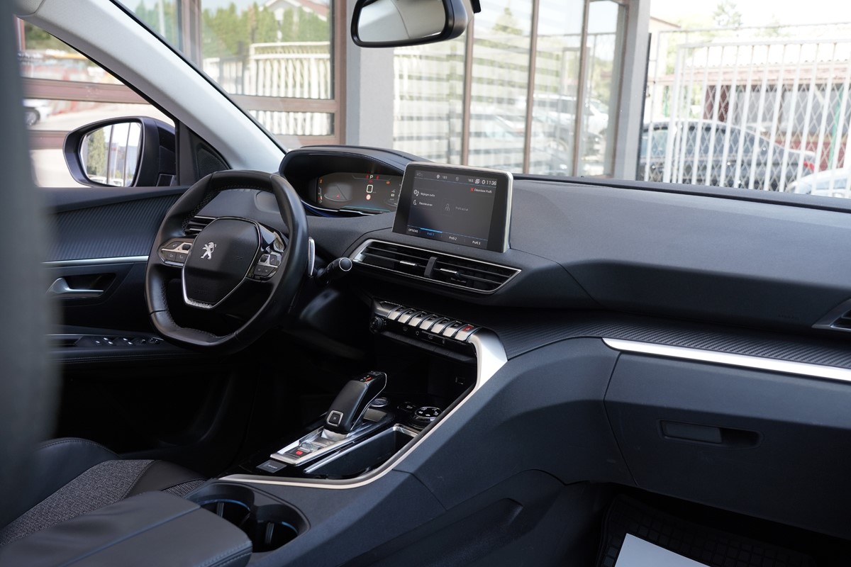 Peugeot 3008 1,5 BlueHDI ALLURE