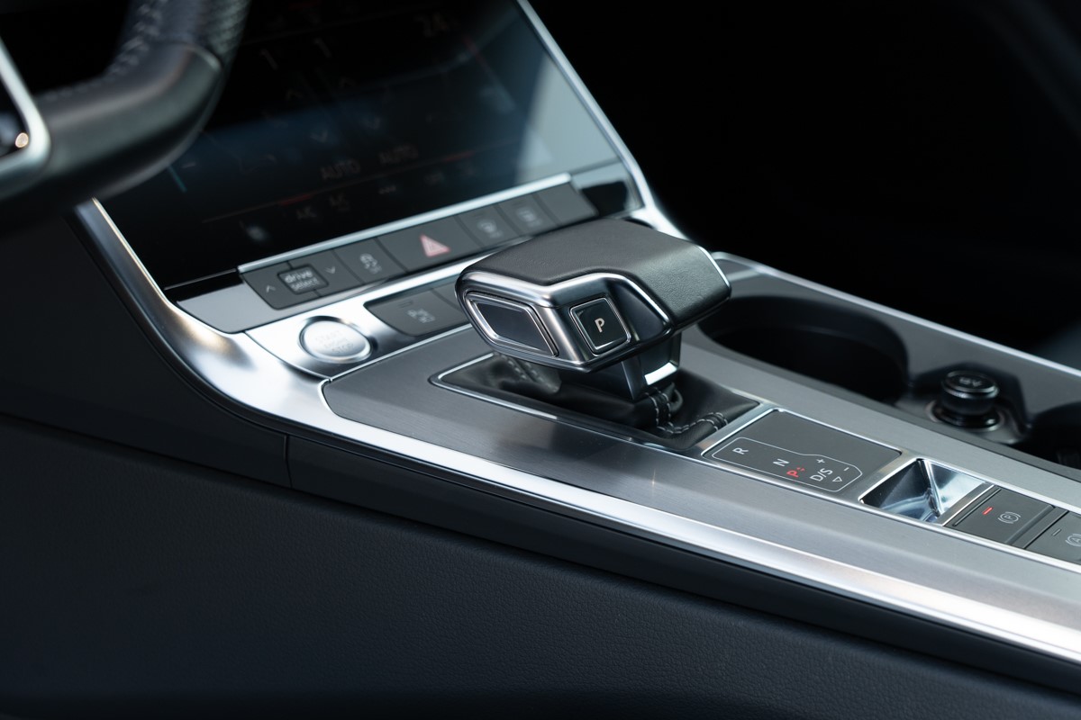 Audi A6
 50 TDi Sport Quattro Tiptronic