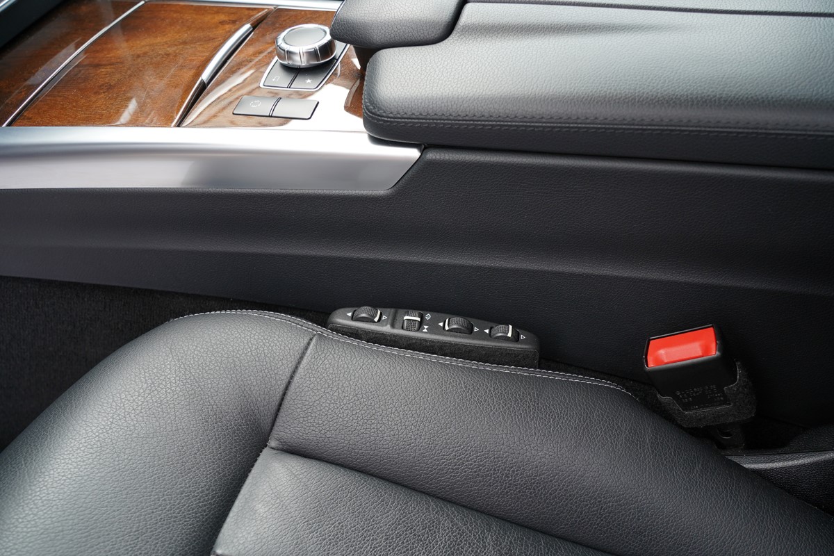 Mercedes-Benz E-Class
 220 CDI