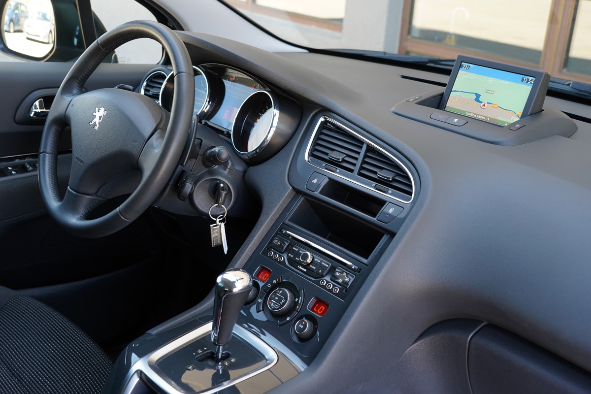Peugeot 5008 1,6 E-HDI 7 SJEDISTA