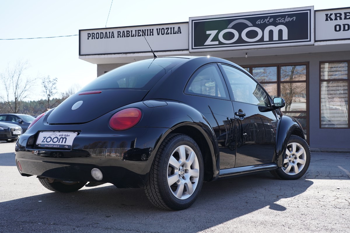 Volkswagen New Beetle
 1,6 BENZIN