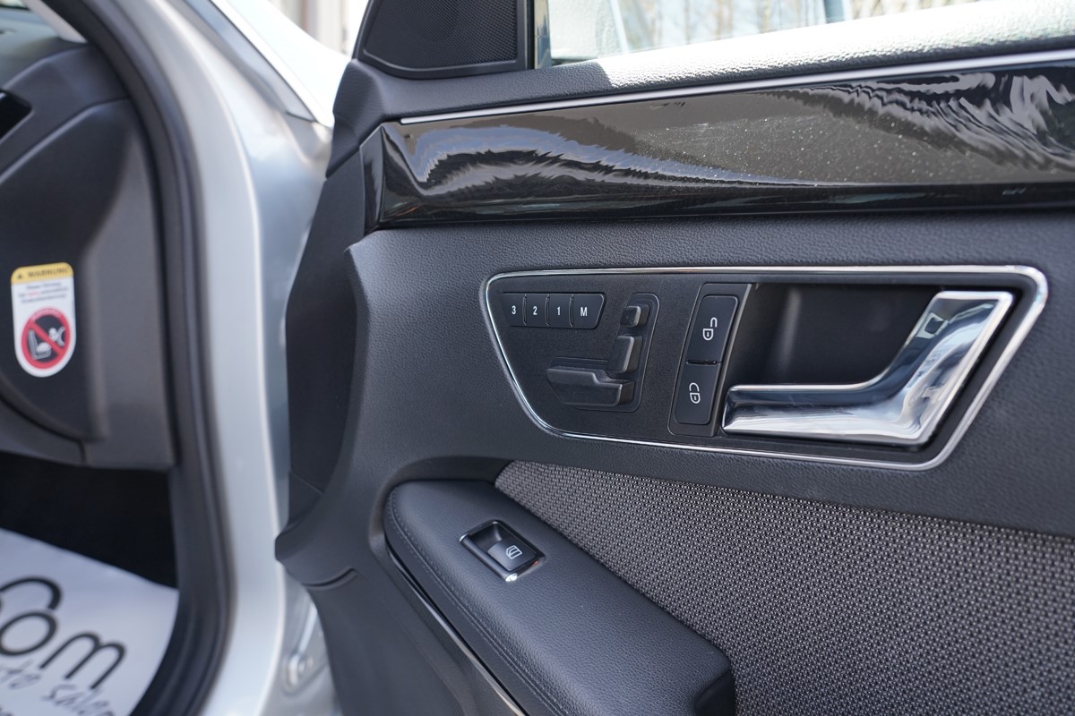 Mercedes-Benz E-Class
 E 220 CDI AVANTGARDE