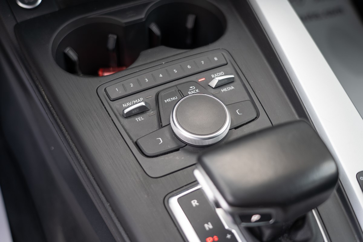 Audi A4
 2,0 TDI