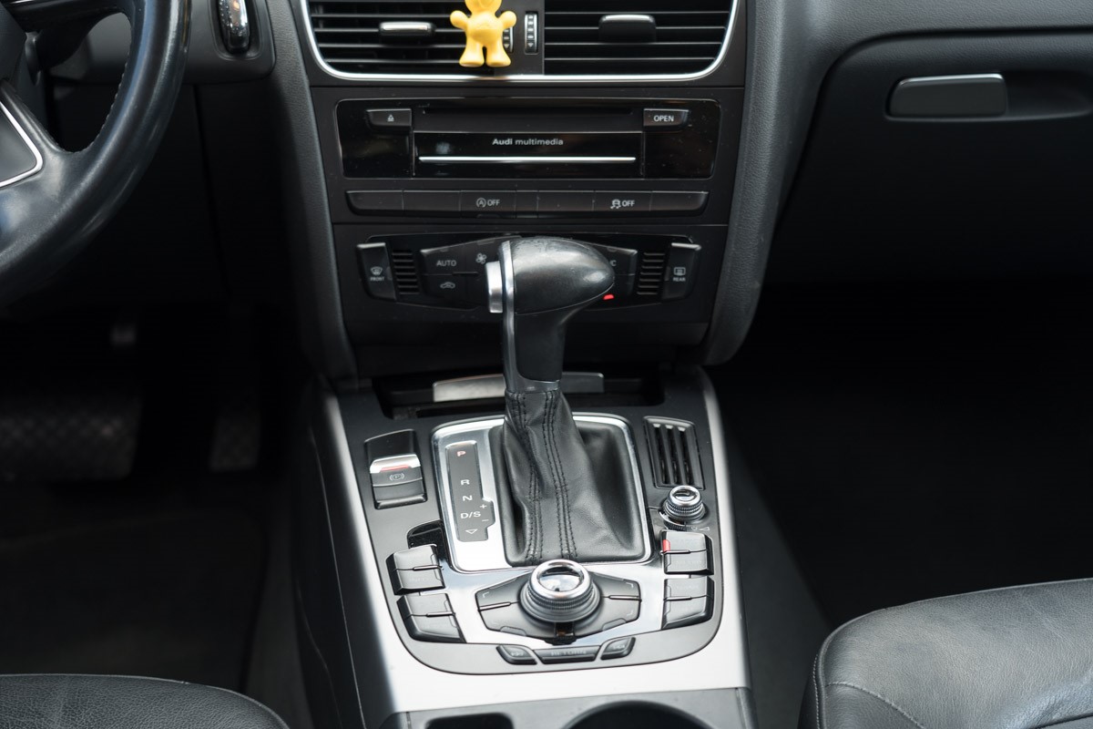 Audi A4
 2.0 TDI Quattro