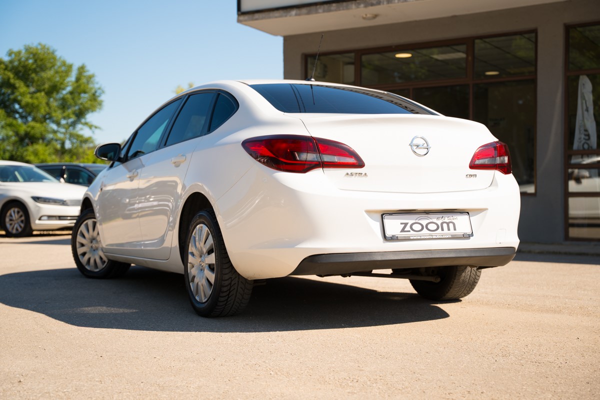 Opel Astra 1.6 CDTI
