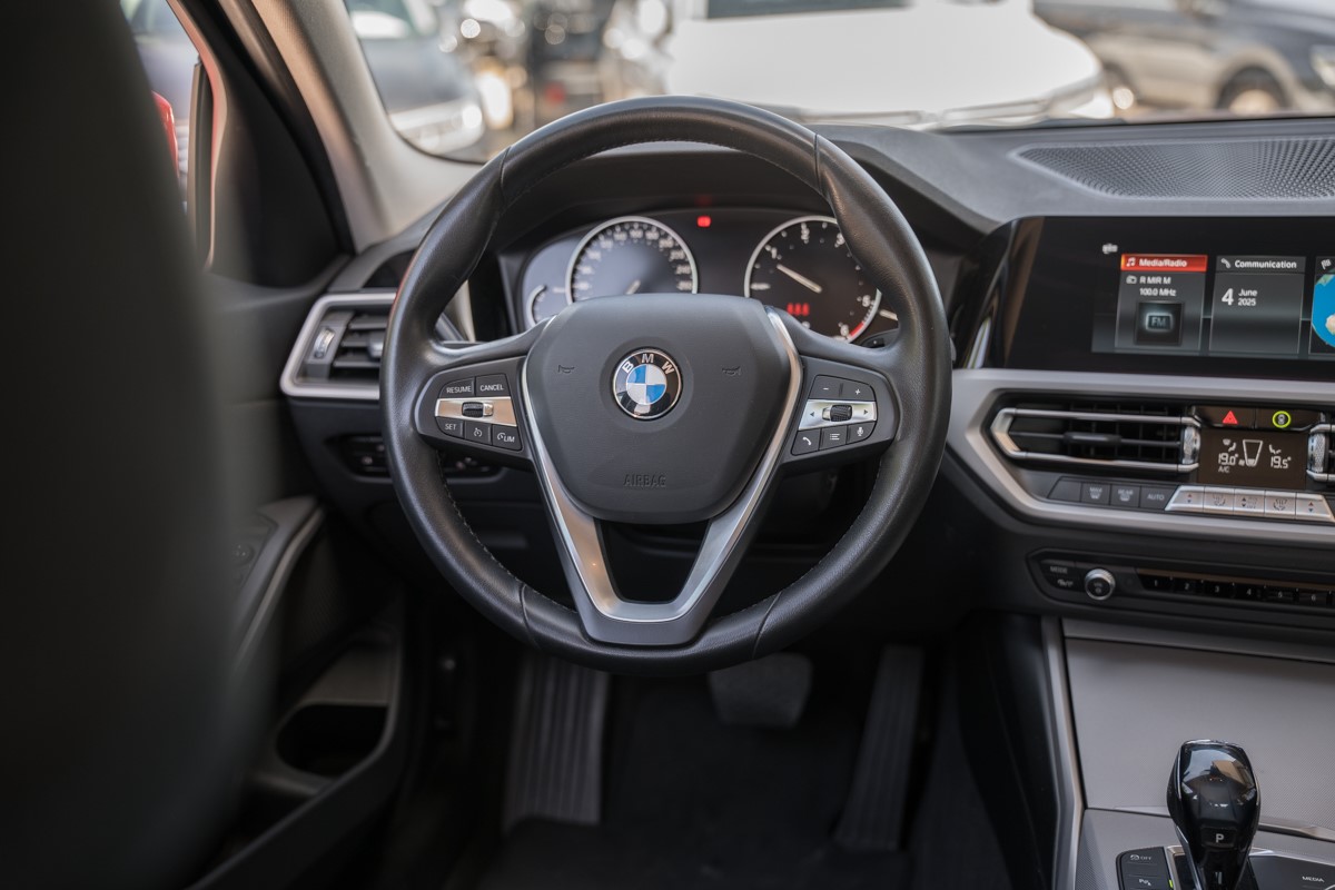 BMW
 3-Series 318D 