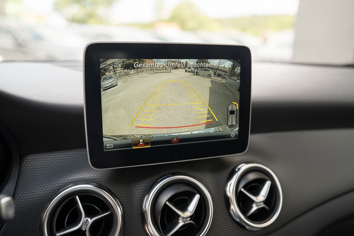 Mercedes-Benz GLA 200 d