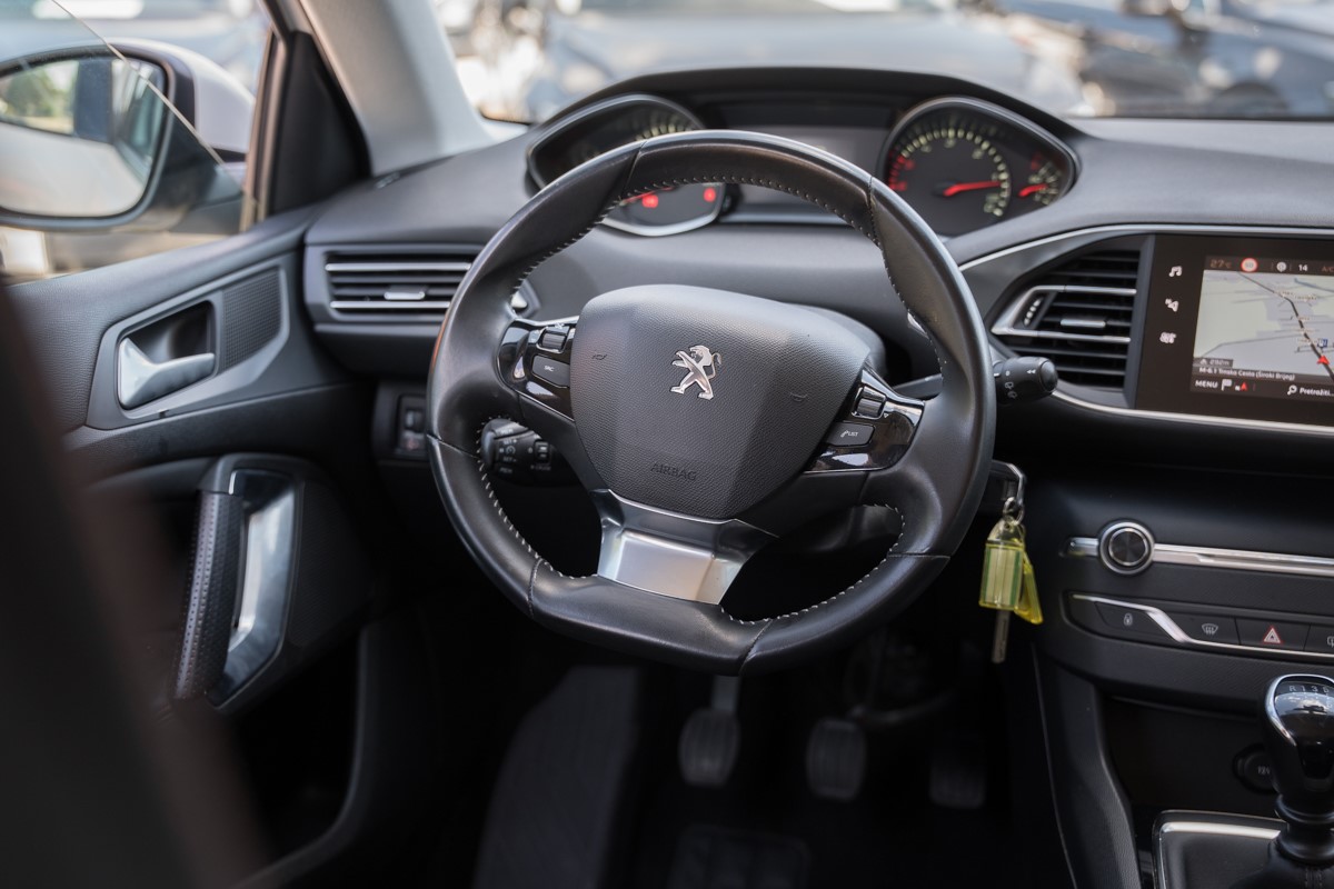 Peugeot 308 1.5 BlueHDI