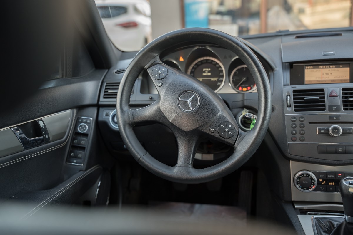 Mercedes-Benz C-Class
 200 CDI 