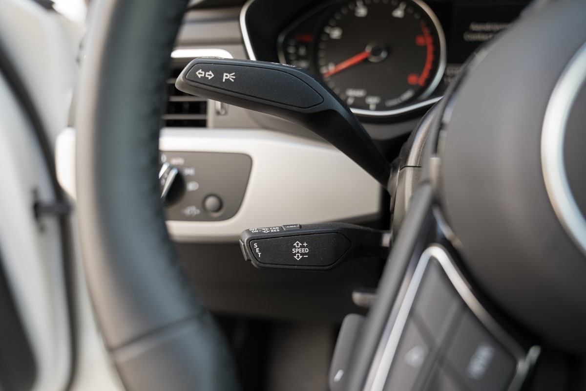 Audi A4
 30 TDI 