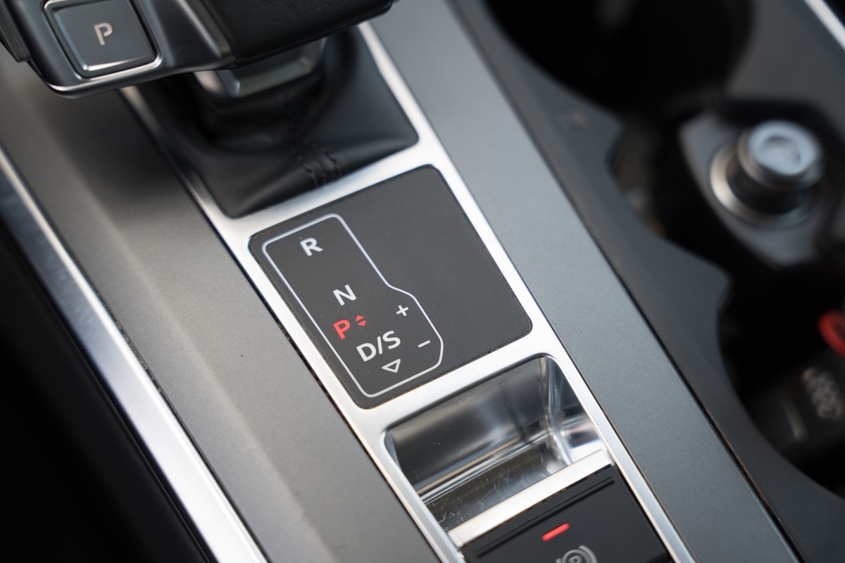 Audi A6
 40 TDI S-tronic QUATTRO
