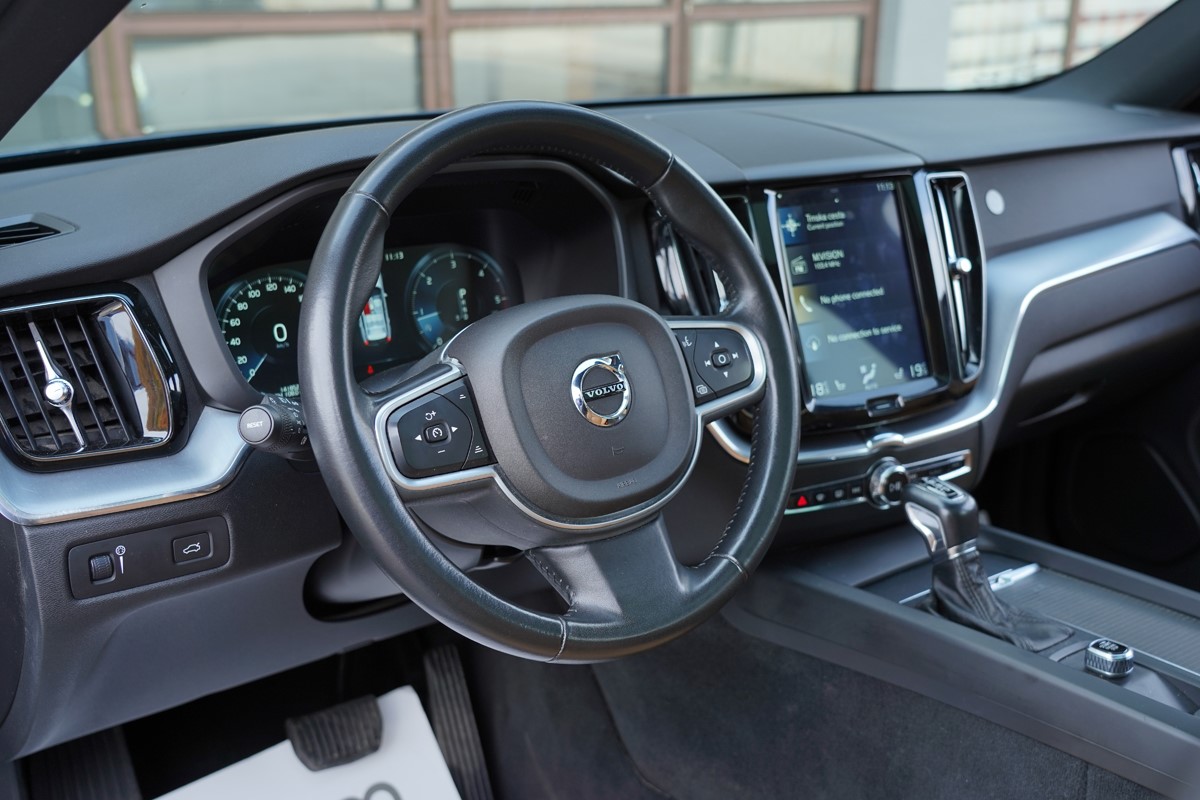 Volvo
 XC60 2.0 D5 ECO BUSINESS
