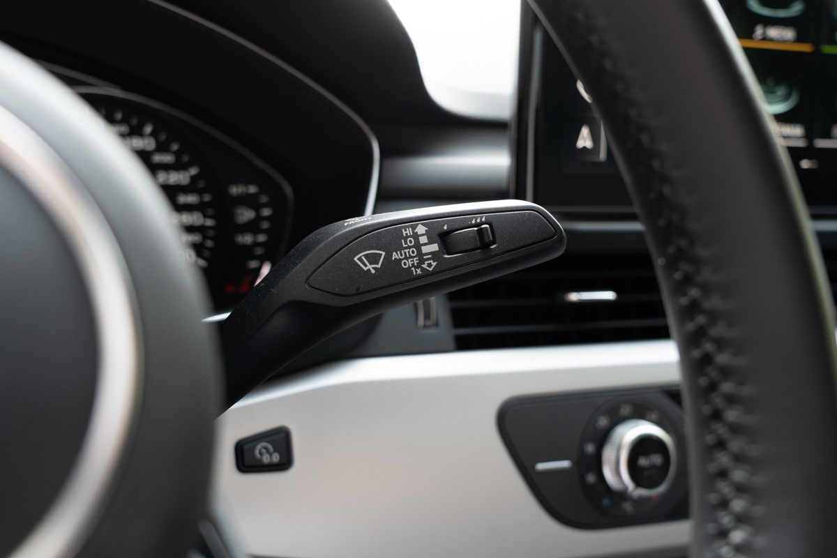 Audi A4
 30 TDI S-Tronic Business