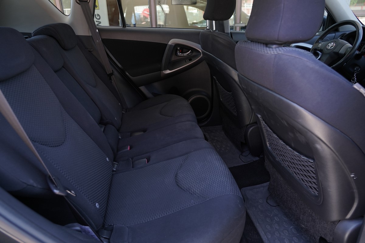 Toyota
 RAV4
 2,2 D