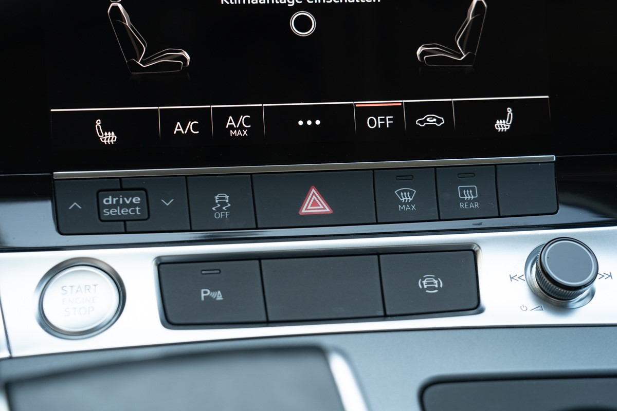 Audi A6
 40 TDi S-tronic