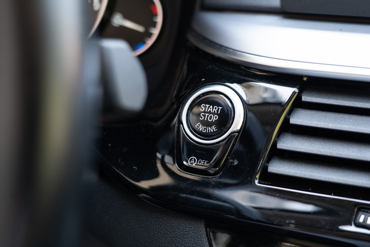 BMW
 5-Series 520d